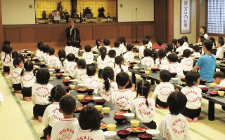 お泊まり保育のお食事のイメージ